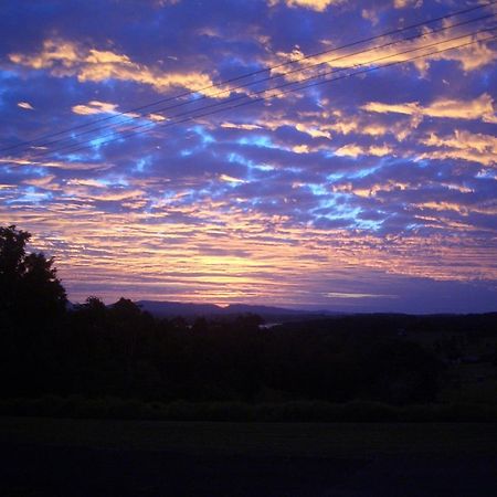 Bed and Breakfast Tinaroo Sunset Retreat Barrine Экстерьер фото